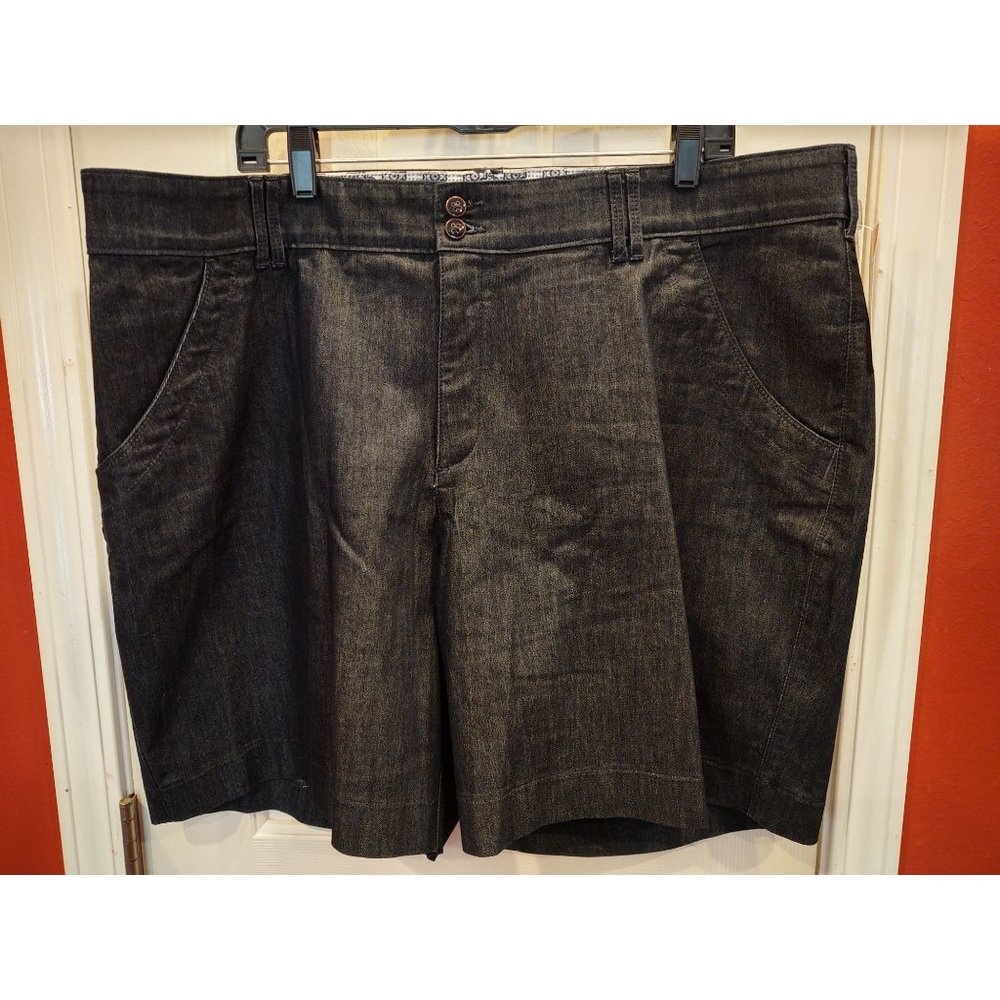 NWT Lee Comfort Fit Walking Shorts Womens 24W Stretch Dark Blue